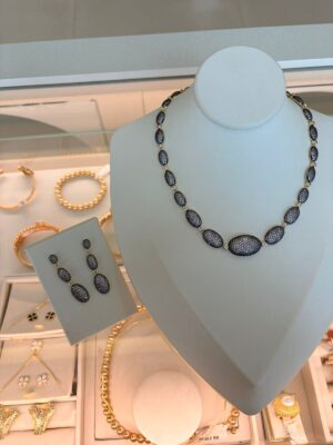 Conjunto Colar e Brinco Oval Onix Cravejado Lilás