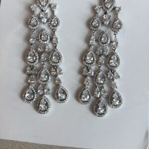 Brinco em Ródio Gota 3 Pendentes de Zirconia com Cravejados