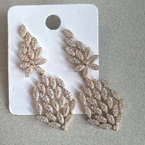 Brinco Pendente Duplo de Folhas Cravejadas Cristal
