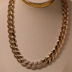 choker elos lisos com cinco zircônias centrais dourada elegante