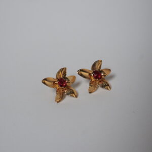 Brinco Orquídea Banhado a ouro Esmeralda