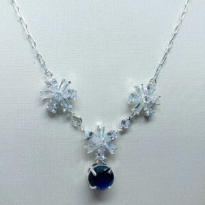Colar Pedra Azul Anil com Flores Cristais