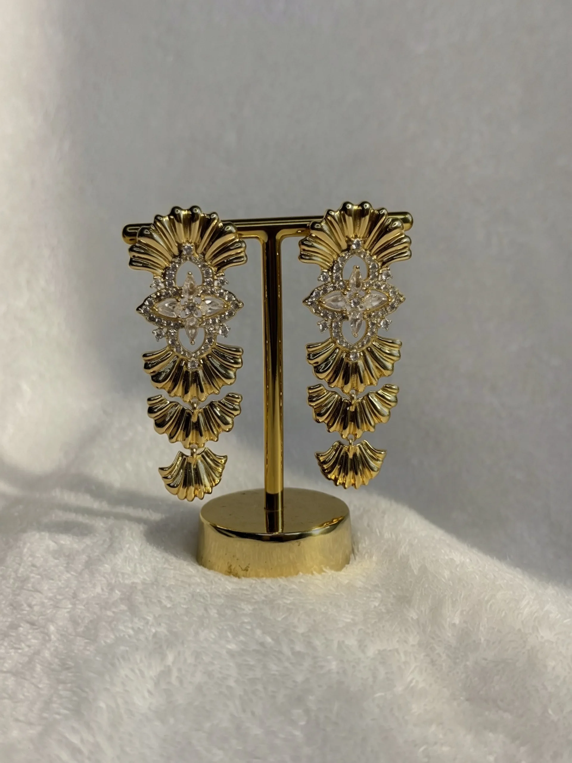 Brinco Leques Com Flor Em Zircônia Dourado