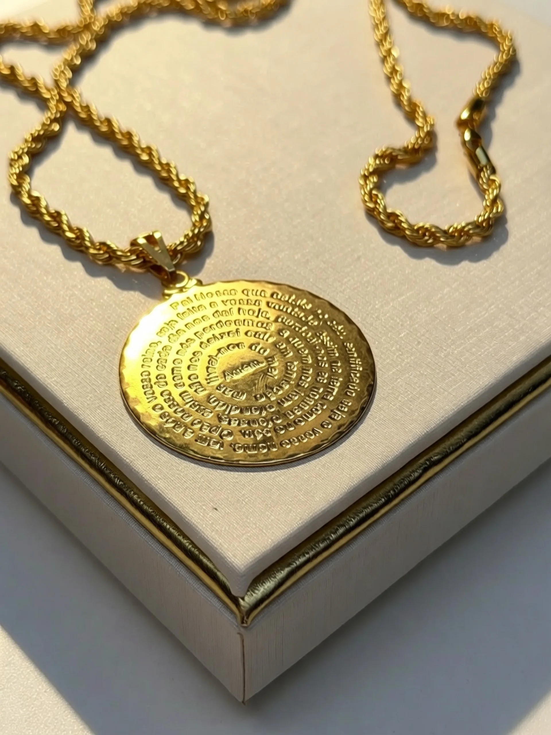 Colar Pai Nosso Medalha Banhado a Ouro Cordão Baiano Grosso 45 cm - Imagem 4