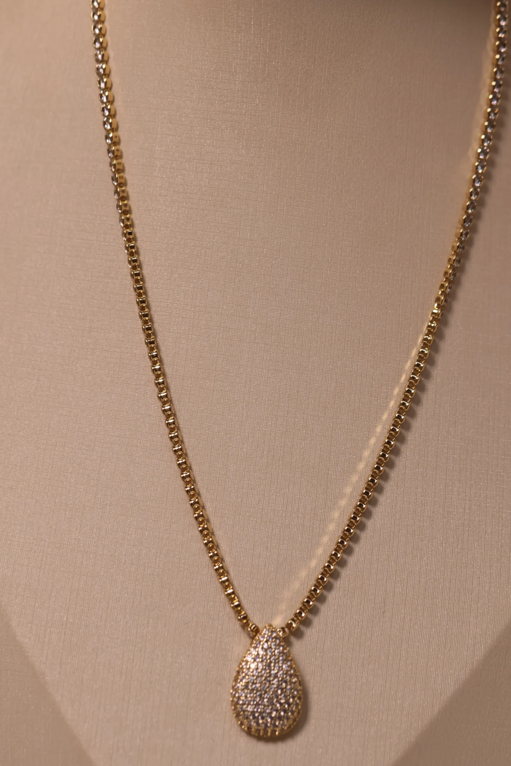 Colar Gota Riviera Cristal Imperial Cravejada - Imagem 5