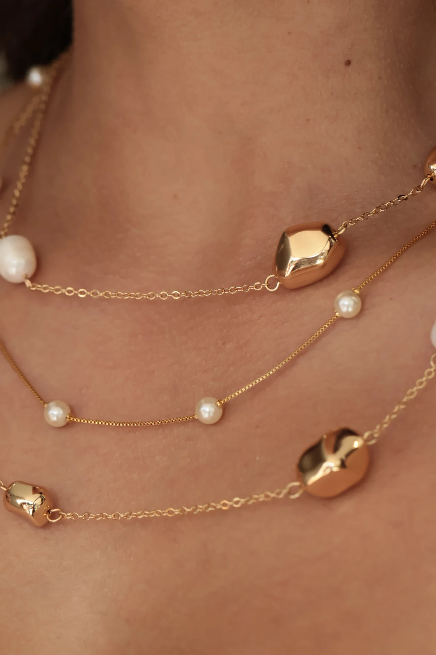 Colar Longo Dourado Pérolas e Elos Orgânicos - Imagem 5