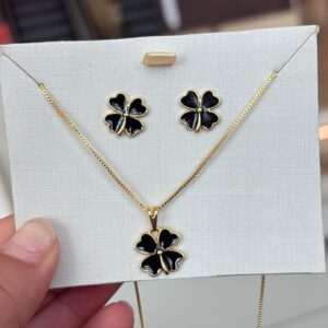 CONJUNTO TREVO DA SORTE PRETA