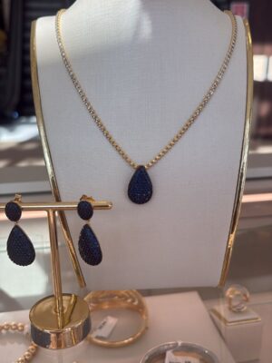 CONJUNTO COLAR E BRINCO GOTA AZUL